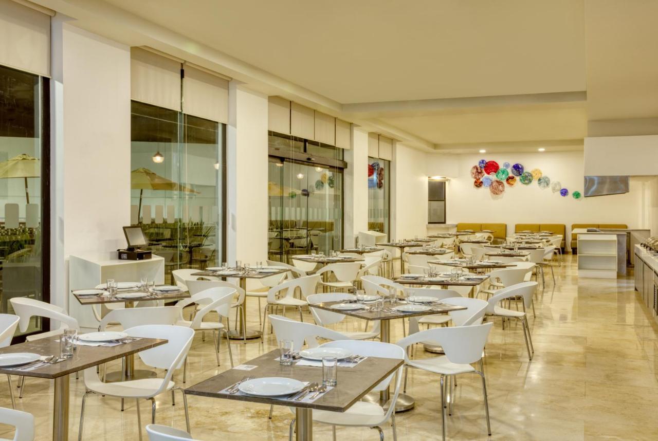 Fiesta Inn Guadalajara Aeropuerto Las Pintas Exterior foto